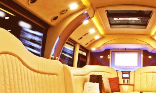 luxury_bus_8_passengers